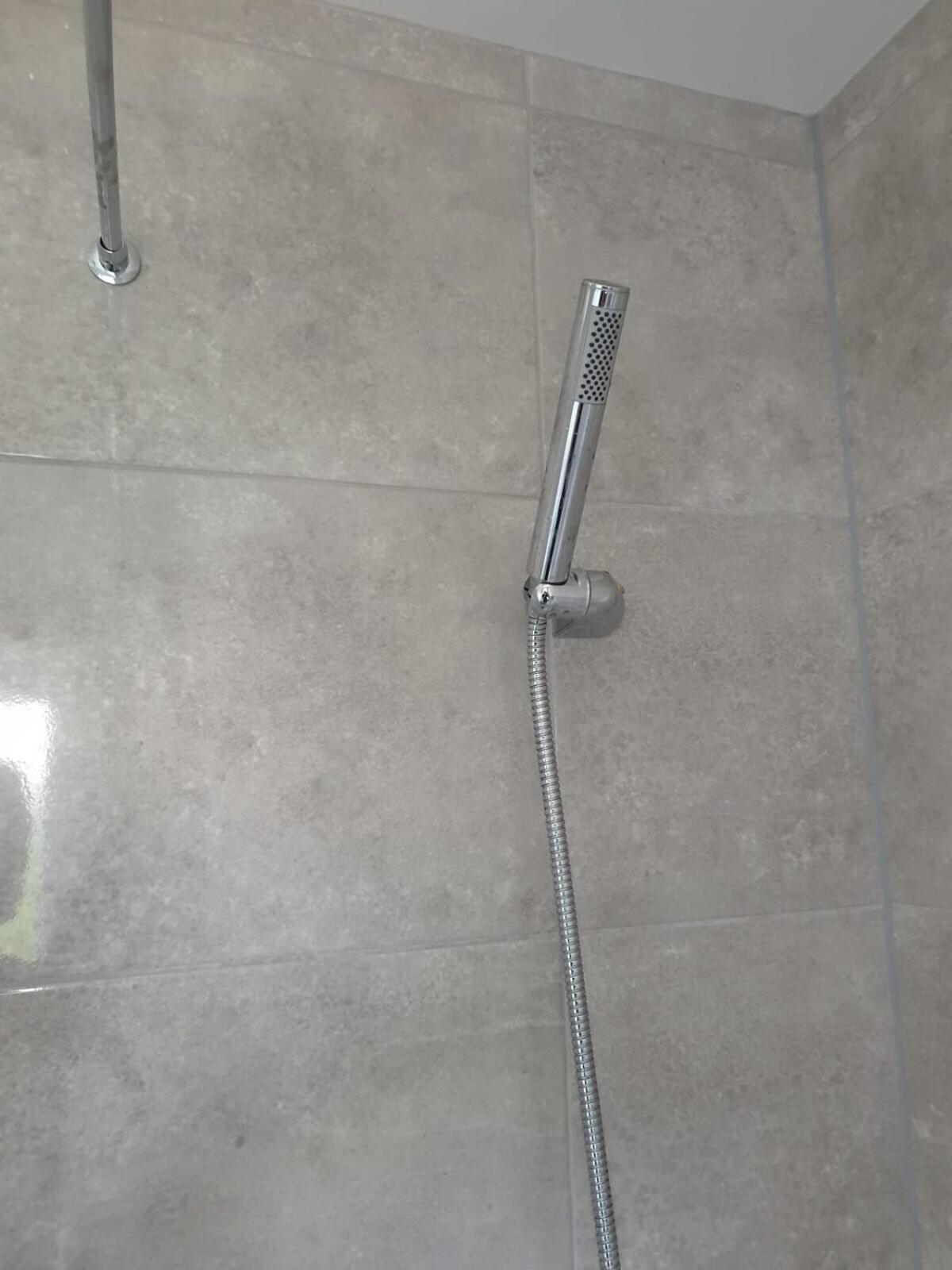 Spacious Two Bed House With Parking And Garden Dudley Ngoại thất bức ảnh